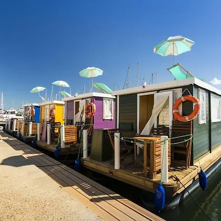 Pretty Homeboat Sant'elmo Botel